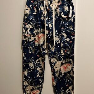 Ralph Lauren Black Label Floral cargo - Navy and Red tan roses